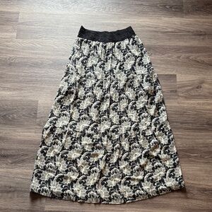 Breeze Ever Black & White Floral Maxi Skirt – Lace Waist – Cottagecore – Size M